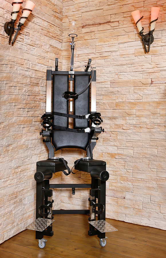 Slave Chair - Bizarrstudio Elegance - Munich